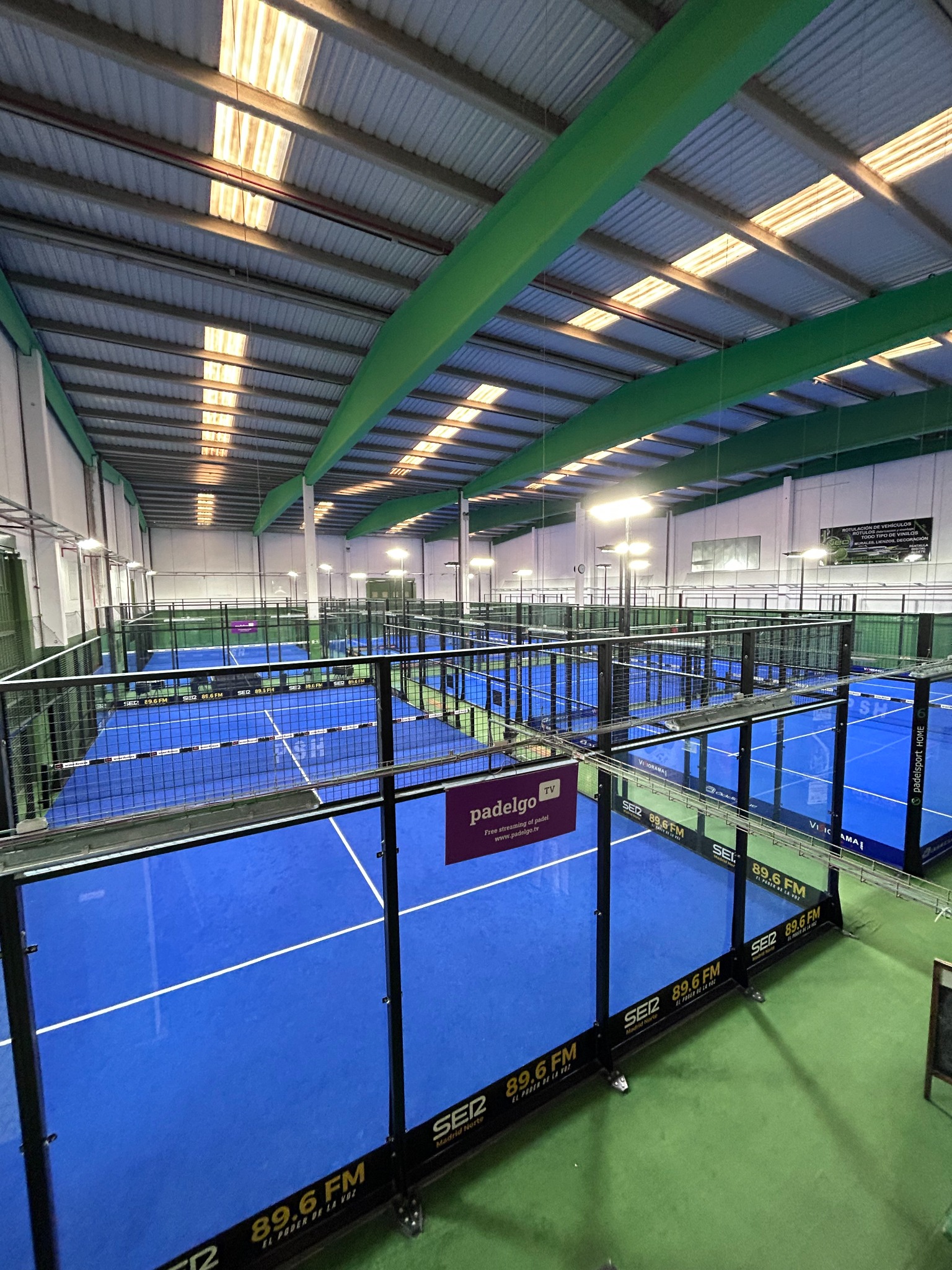 Vista panorámica de las pistas de Padel Sport Home